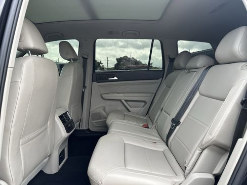 Used 2021 Volkswagen Atlas SE w/ Panoramic Sunroof Package FWD image 23