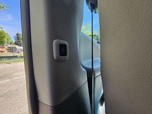 Used 2013 Toyota Sienna XLE AWD/4WD image 34