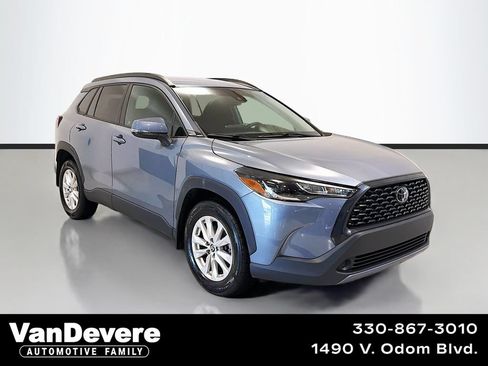Used 2022 Toyota Corolla Cross LE AWD/4WD image 1