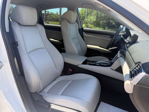 Used 2018 Honda Accord Hybrid image 19