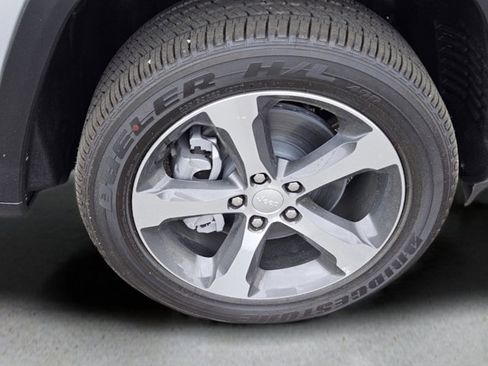 New 2023 Jeep Grand Cherokee 4WD 4xe image 10