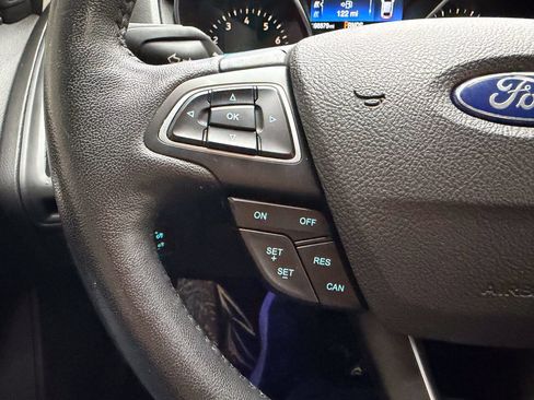 Used 2018 Ford Focus SEL w/ Cold Weather Package FWD image 23