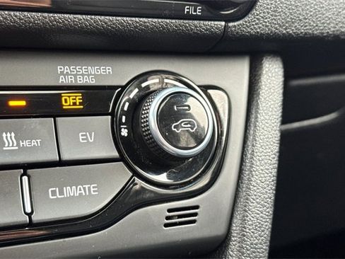 Used 2022 Kia Niro EX Premium image 29