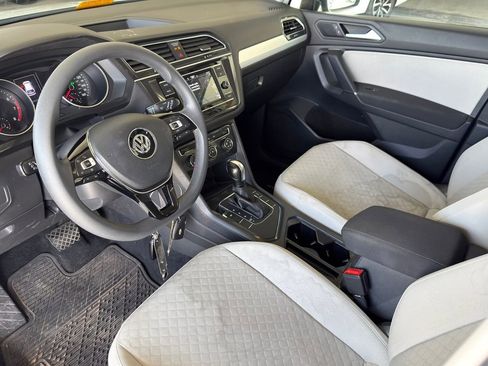 Used 2020 Volkswagen Tiguan S image 10