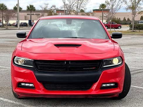 Used 2023 Dodge Charger SXT image 2