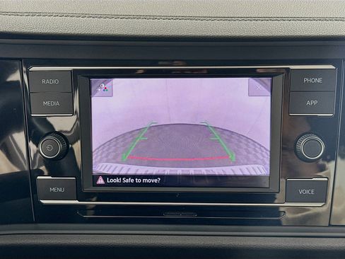 Used 2024 Volkswagen Jetta SE w/ Panoramic Sunroof Package image 21