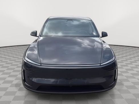 Used 2026 Tesla Model Y Long Range image 5