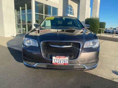 Used 2016 Chrysler 300 Limited image 13