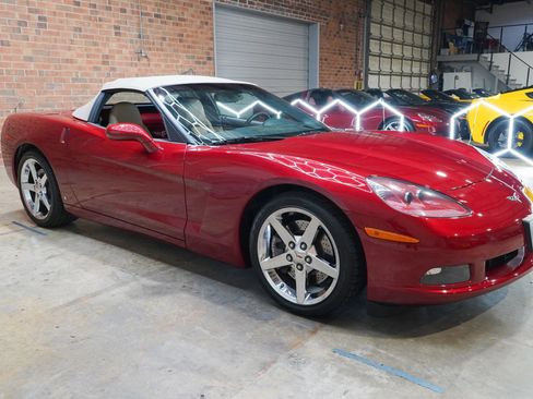 Used 2008 Chevrolet Corvette Convertible RWD image 2