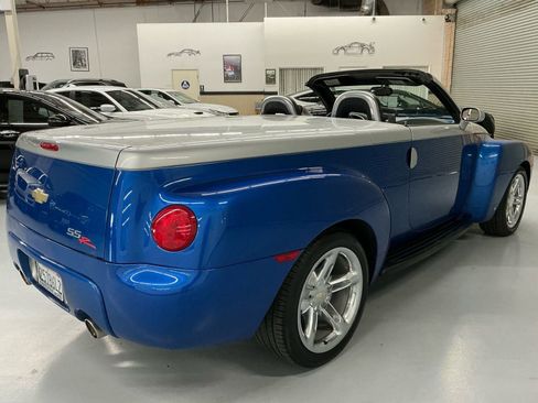 Used 2006 Chevrolet SSR w/ Preferred Equipment Group image 12