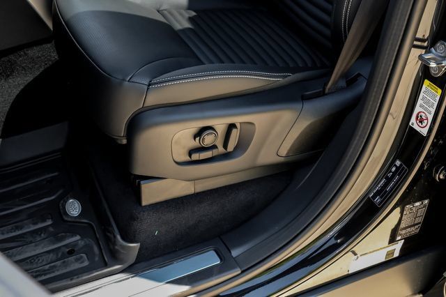 New 2026 Land Rover Discovery Limited Edition AWD/4WD image 45