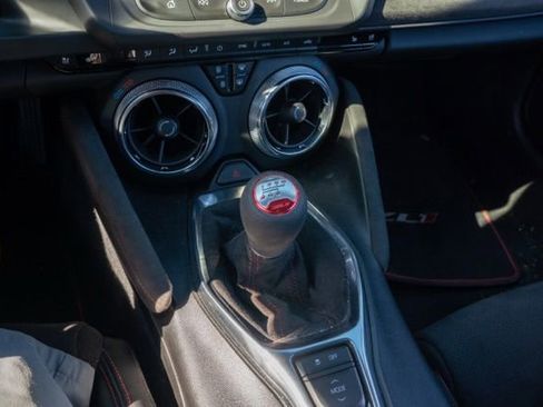 Used 2019 Chevrolet Camaro ZL1 RWD image 21