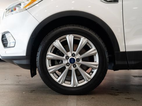 Used 2017 Ford Escape Titanium w/ Equipment Group 301A AWD/4WD image 7