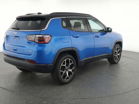 Used 2025 Jeep Compass Limited AWD/4WD image 9