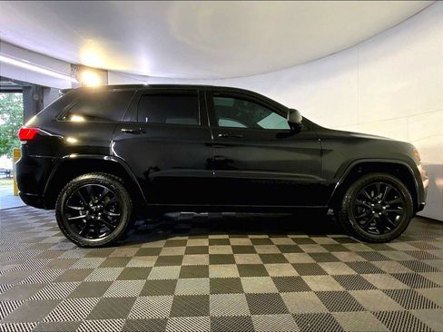 Used 2021 Jeep Grand Cherokee Laredo X AWD/4WD image 8