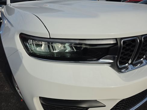 New 2025 Jeep Grand Cherokee Laredo image 26