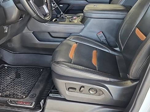 Used 2024 GMC Sierra 2500 AT4 image 28