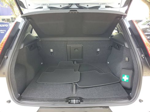 Certified 2026 Volvo XC40 B5 Plus AWD/4WD image 9