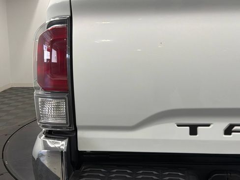 Used 2023 Toyota Tacoma TRD Off-Road AWD/4WD image 13