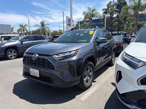 Certified 2025 Toyota RAV4 LE AWD/4WD image 3
