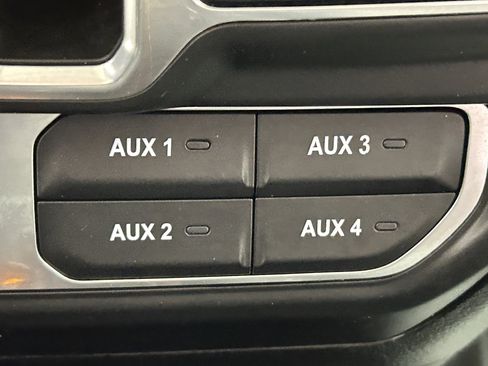 Certified 2021 Jeep Gladiator Mojave AWD/4WD image 36