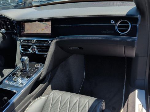 Used 2021 Bentley Flying Spur V8 AWD/4WD image 11