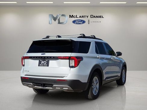 Used 2025 Ford Explorer Active w/ Active Comfort Package RWD image 5