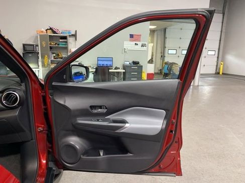 Certified 2024 Nissan Kicks SR w/ SR Premium Package FWD image 25