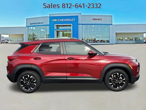 Used 2023 Chevrolet TrailBlazer LT FWD image 8