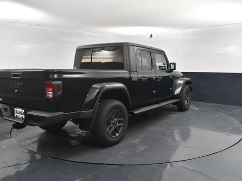 New 2025 Jeep Gladiator Sport image 9