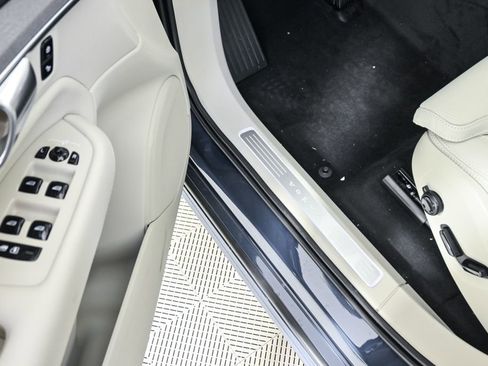 New 2026 Volvo XC90 T8 Ultra w/ Protection Package Premier AWD/4WD image 8
