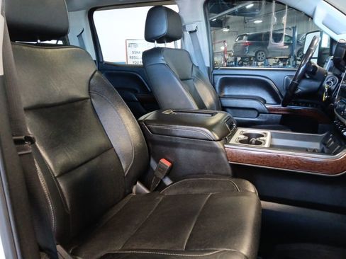Used 2018 GMC Sierra 3500 SLT AWD/4WD image 31