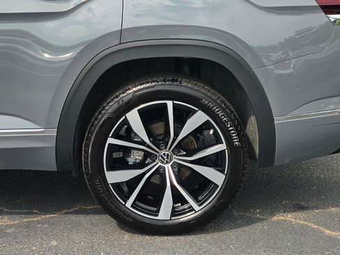 Used 2025 Volkswagen Atlas SEL Premium R-Line AWD/4WD image 17