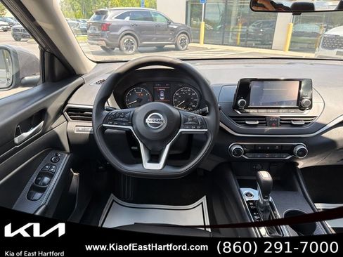 Used 2022 Nissan Altima 2.5 S FWD image 22
