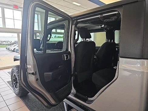 Used 2020 Jeep Gladiator Sport AWD/4WD image 26