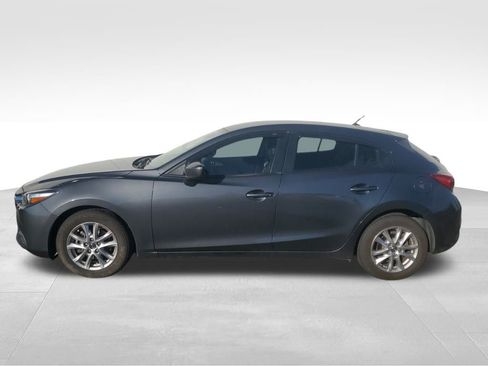 Used 2018 MAZDA MAZDA3 Sport image 2
