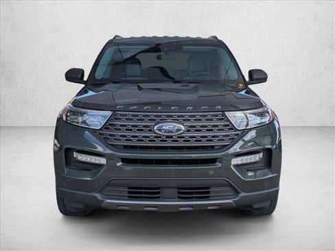 Used 2021 Ford Explorer XLT w/ Equipment Group 202A image 2