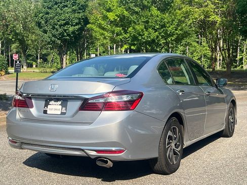 Used 2017 Honda Accord LX image 5