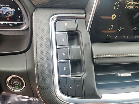 Certified 2023 GMC Yukon AT4 w/ AT4 Premium Plus Package AWD/4WD image 15