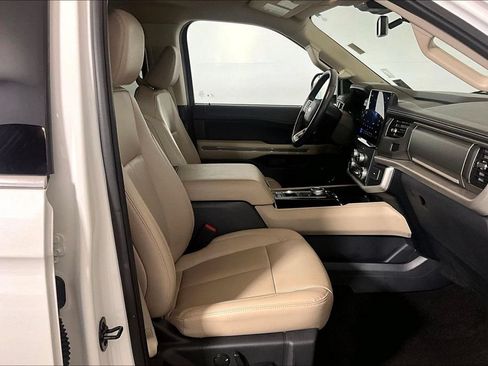 Certified 2023 Ford Expedition Max XLT RWD image 6
