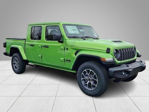 New 2025 Jeep Gladiator Sport image 3
