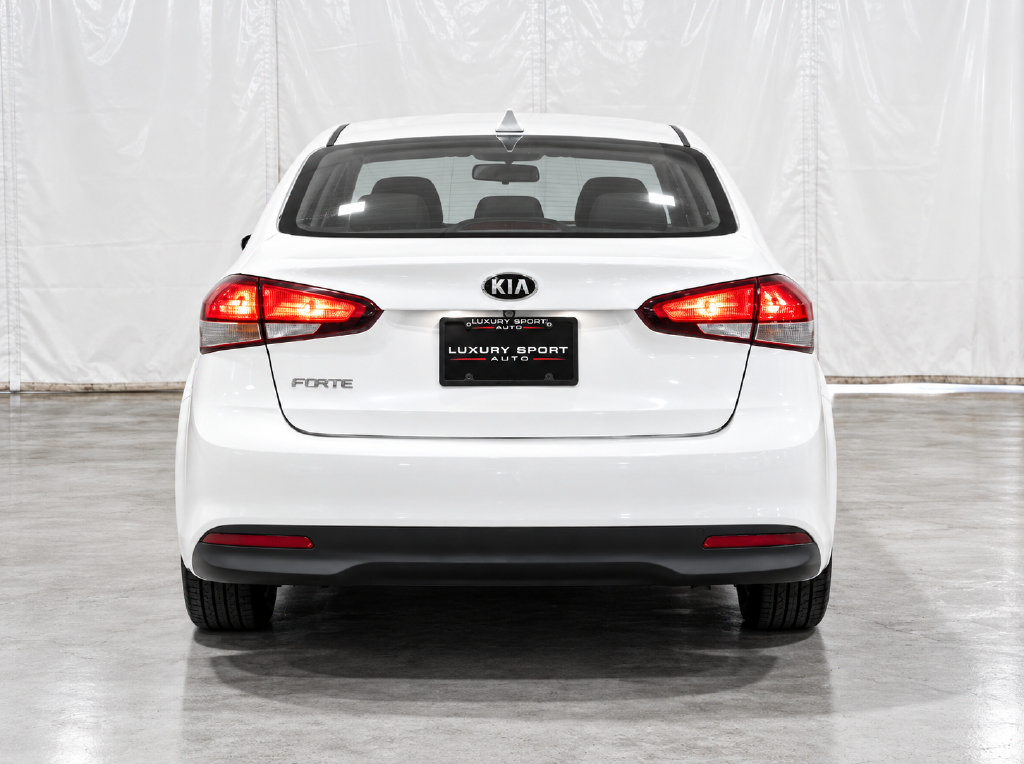 Used 2018 Kia Forte LX w/ LX Popular Package FWD image 4