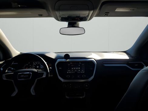 Used 2023 GMC Acadia SLT w/ Technology Package image 23