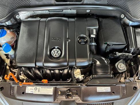 Used 2012 Volkswagen Beetle 2.5 FWD image 33