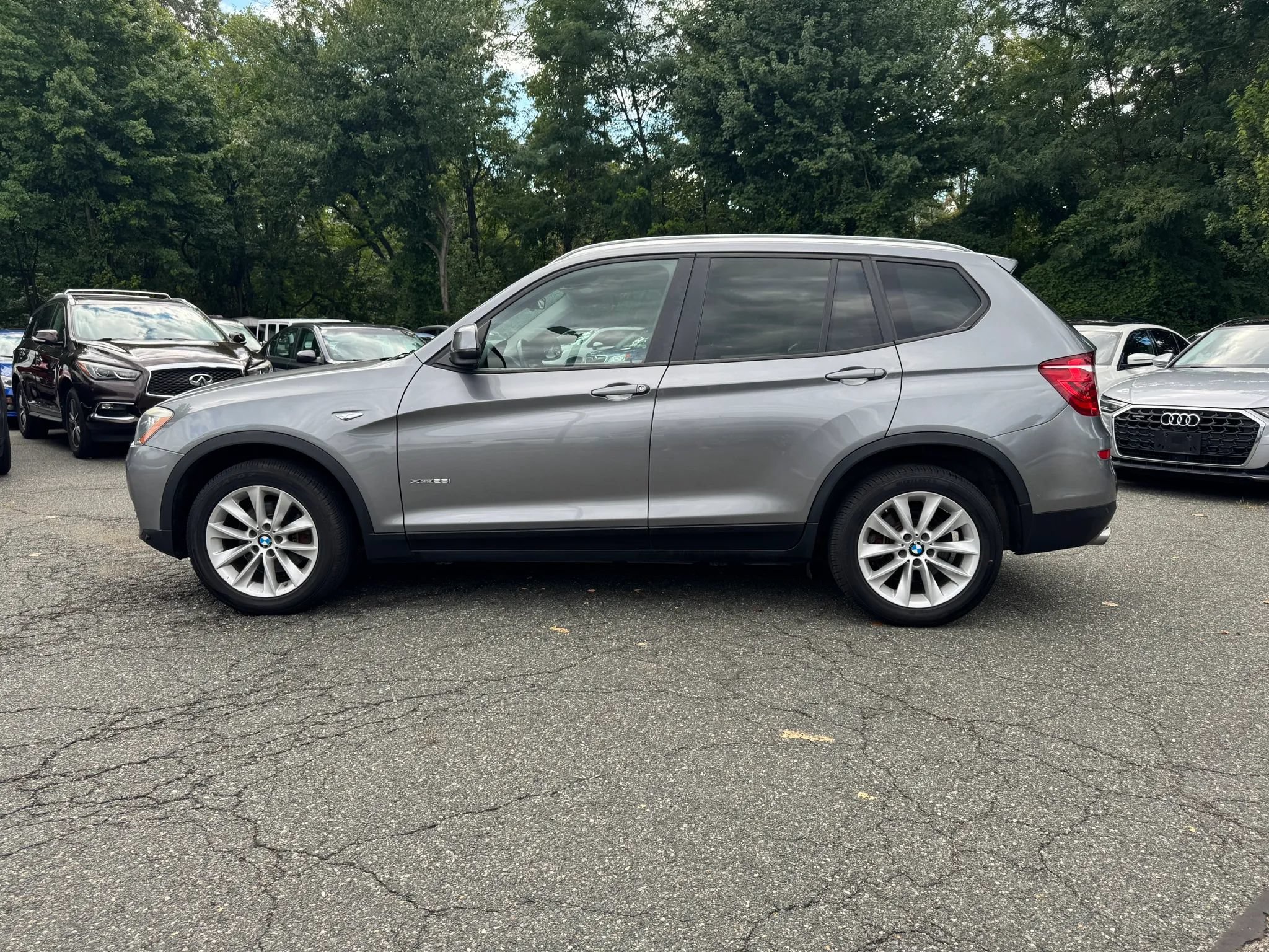 Used 2017 BMW X3 xDrive28i AWD/4WD image 2