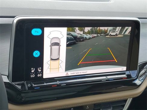 New 2026 Volkswagen Atlas Cross Sport SE image 30