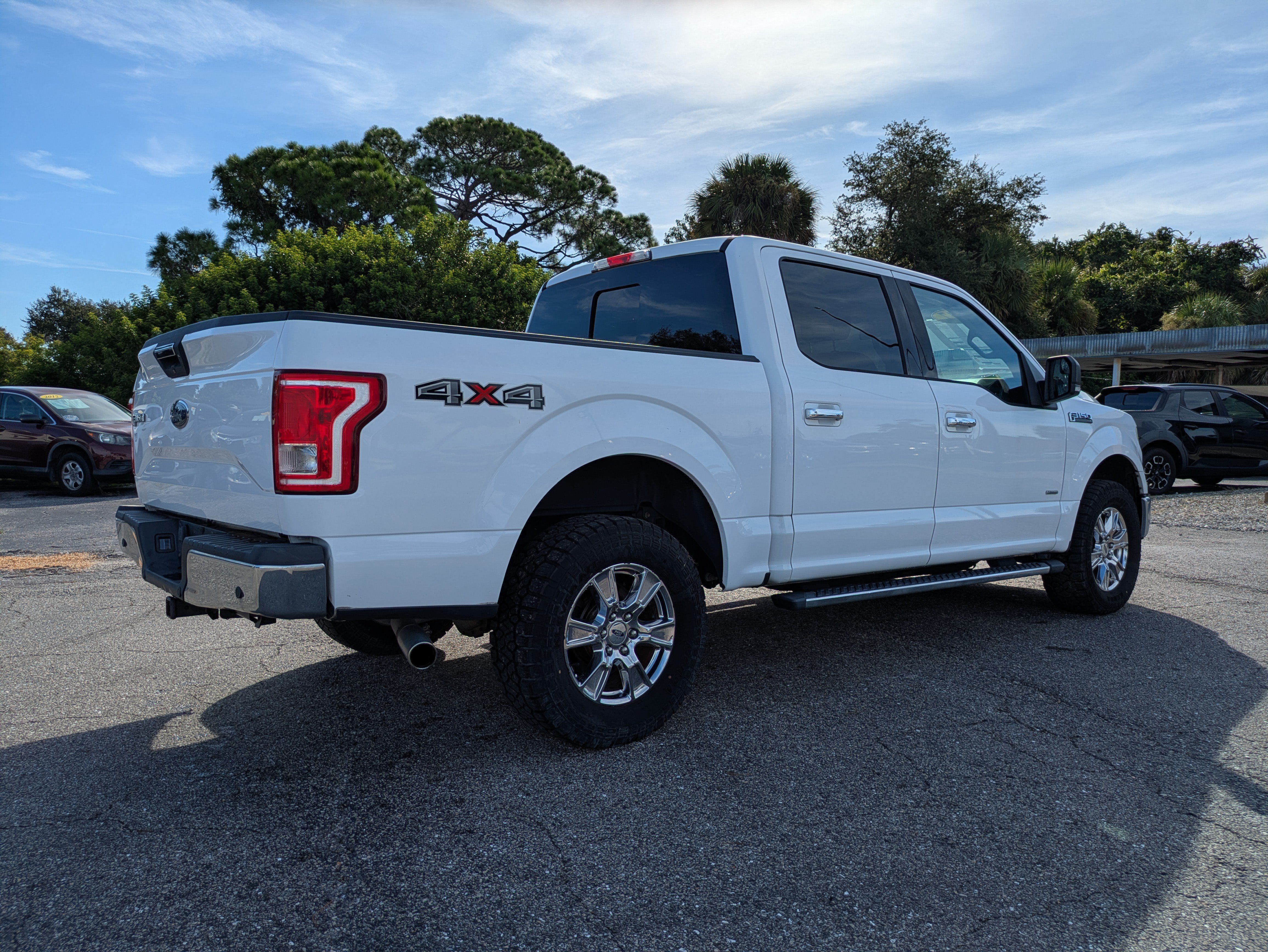 Used 2017 Ford F150 XLT w/ Equipment Group 302A Luxury AWD/4WD image 4