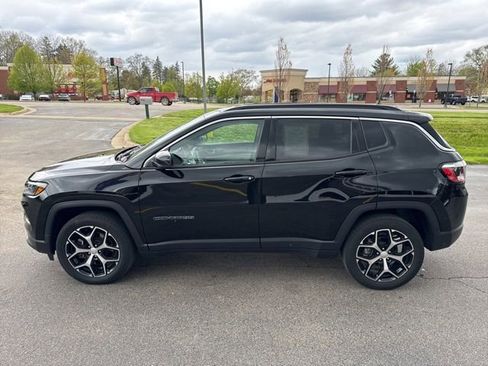 Used 2024 Jeep Compass Limited AWD/4WD image 4