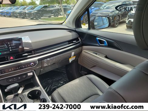 New 2026 Kia Carnival FWD image 18