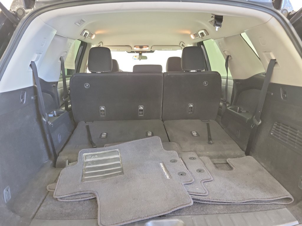 Used 2024 Nissan Pathfinder SV FWD image 26
